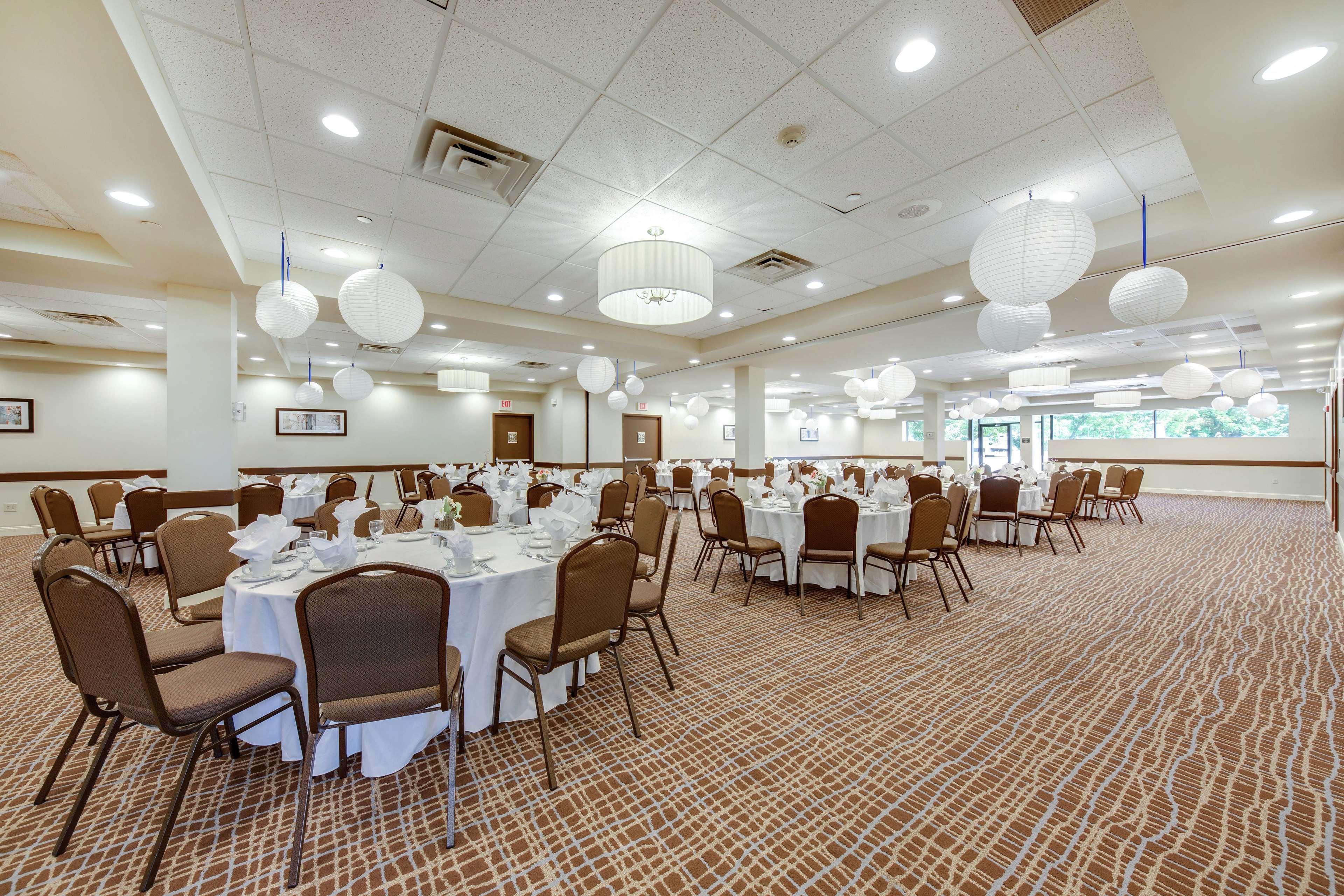Doubletree By Hilton Binghamton Hotel Exterior foto